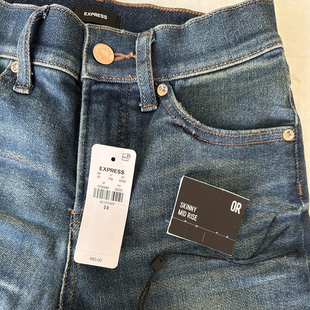 Express Jeans - Picture 2 of 3